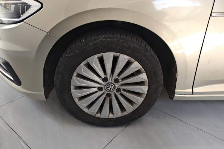 Used Volkswagen Lavida 2018 1.5L Automatic Comfort Edition China V Standard Left Front Wheel Hub