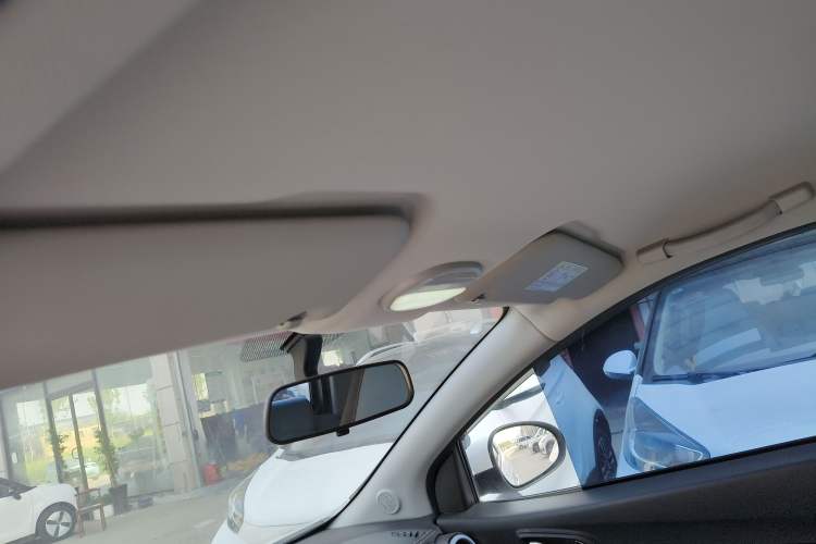 Used Chery QQ Little Ant 2022 Restyled Version Sweet Pink Edition Half-Sugar Version 28.8 kWh 30 kW 301 km Headliner