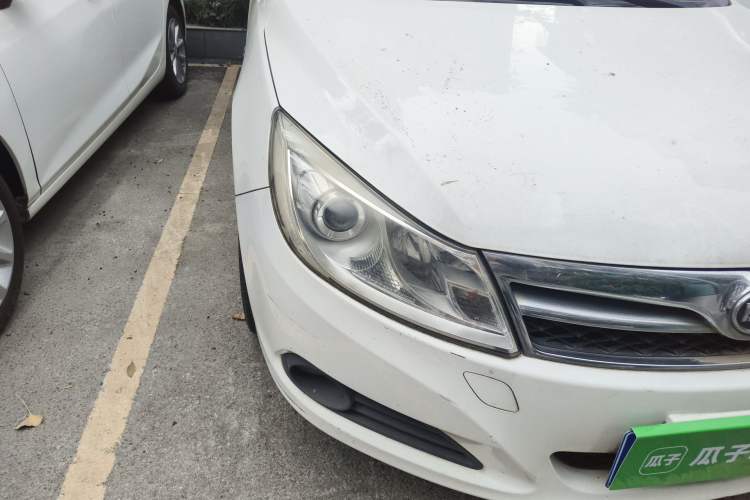 Used BYD Surui 2012 1.5L Manual Luxury Version Right Front Headlight