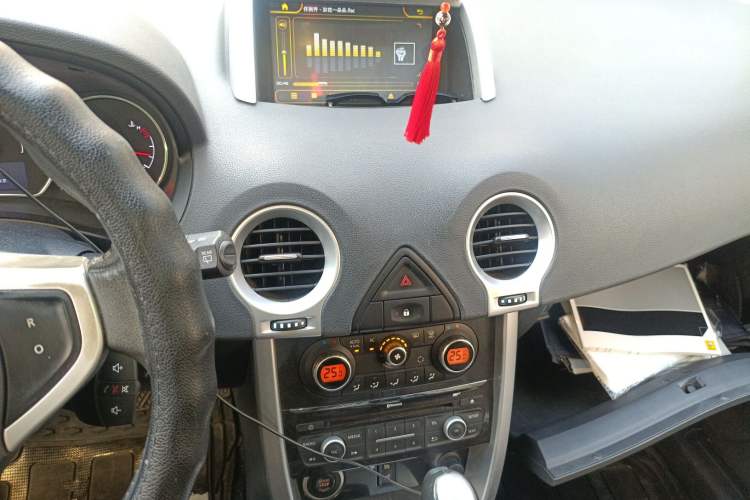 Used Renault Koleos 2014 Revised Version 2.0L Two-Wheel Drive Fashion Edition
