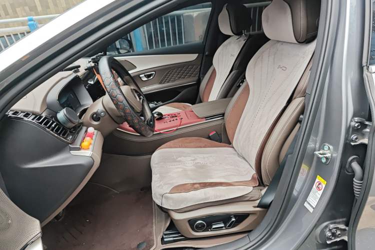 Used BYD Han 2024 EV Glory Edition 506KM Front-Wheel-Drive Premium Model