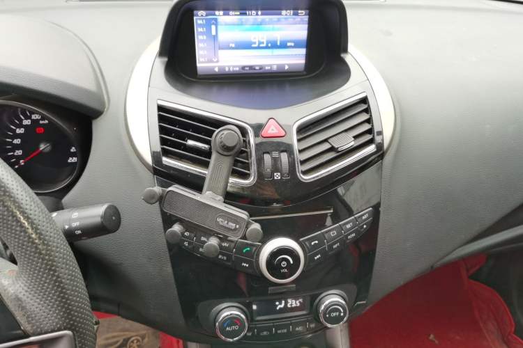 Used Haima S5 2015 1.5T Manual Smart Luxury Sport Edition Audio And AC Panel