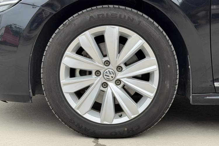 Used Volkswagen Passat 2020 330TSI Elite Edition China VI Left Front Wheel Hub