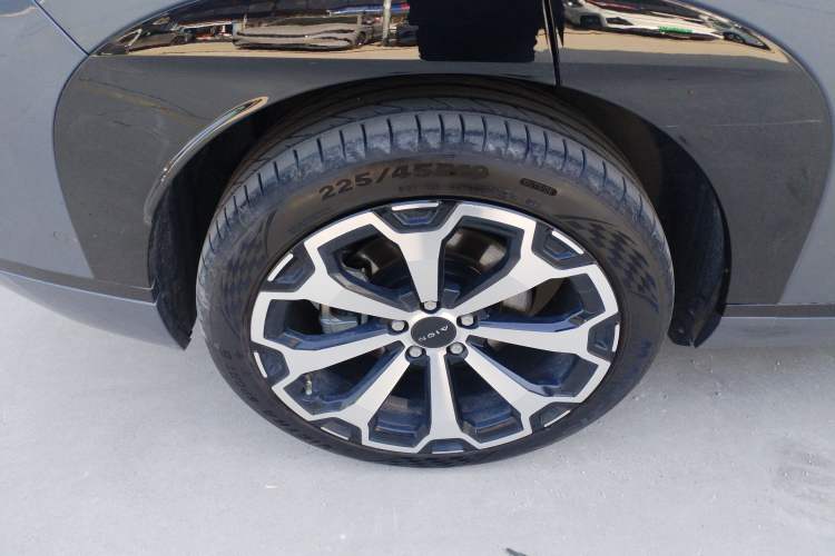 Used AION V 2024 Aion Tyrannosaurus 650 LiDAR Edition
