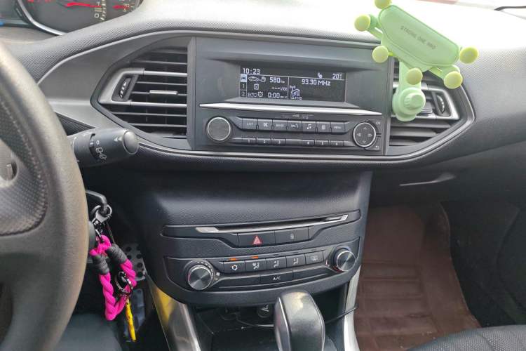 Used Peugeot 308S 2015 1.2T Automatic Shangchi Edition Audio And AC Panel