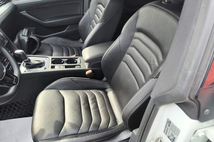 Used Volkswagen FAW-Volkswagen CC 2020 330TSI Glamour Edition China VI Standard Left Front Seat