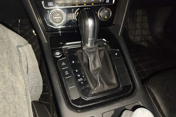 Used Volkswagen FAW-Volkswagen CC 2019 380TSI Glamour Edition China V Standard Gear Lever