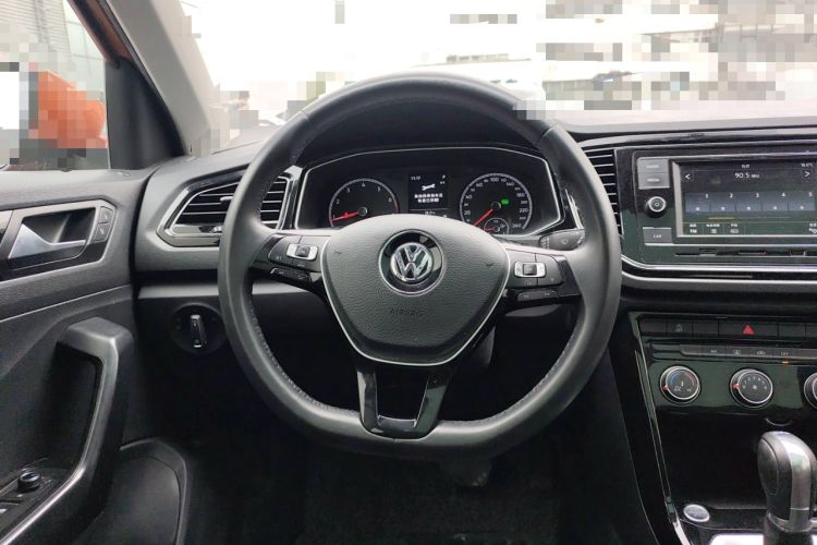 Used Volkswagen T-ROC 2018 280TSI DSG Two-Wheel-Drive Comfort Version China V Standard Steering Wheel