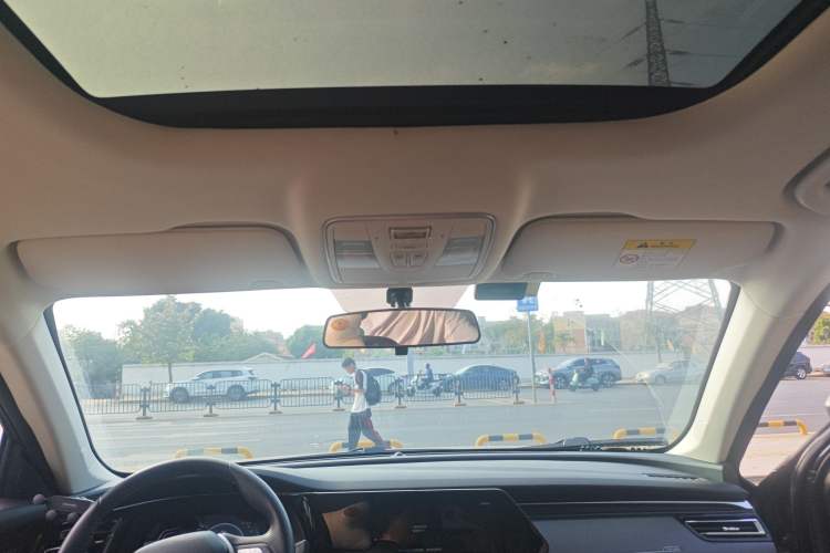 Used CHANGAN OSHAN X7 PLUS 2022 1.5T Blue Whale Edition Automatic Prestige Version Headliner