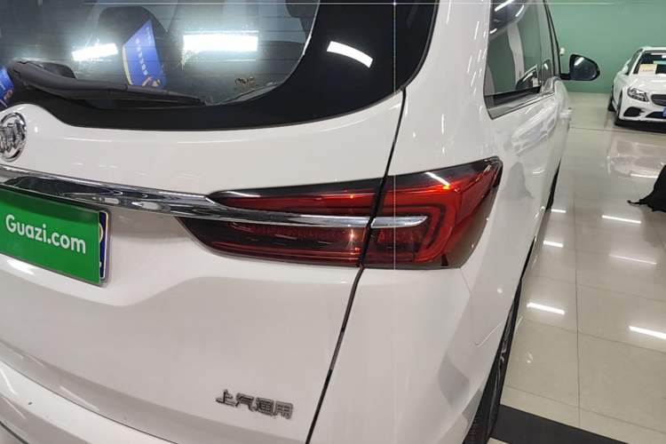 Used Buick GL8 2022 Land Cruiser Executive Class 652T Comfort Model Right Rear Taillight