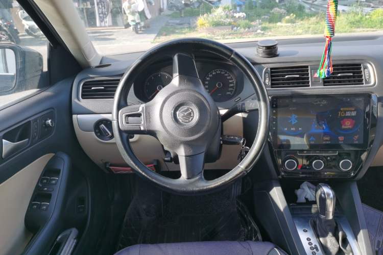 Used Volkswagen Sagitar 2014 Revised Version 1.6L Automatic Comfort Edition
