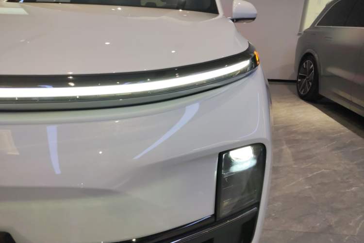 Used Li Auto L8 2025 Ultra Smart Refreshed Edition
