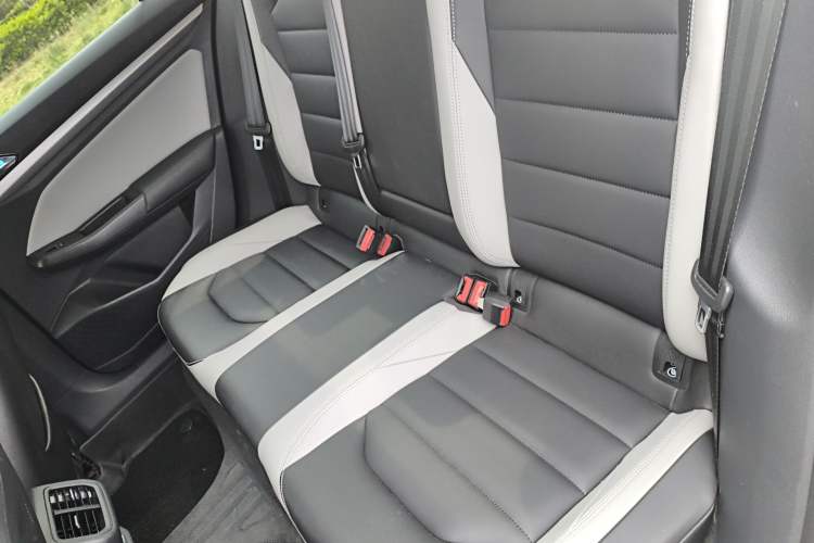 Used Volkswagen Bora 2023 280TSI DSG Prestige Edition Left Rear Seat