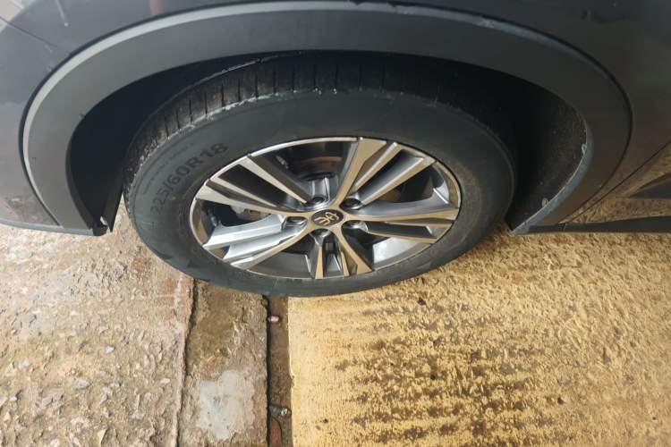 Used BYD Song Pro 2019 1.5T Automatic Prestige Model Left Front Wheel Hub