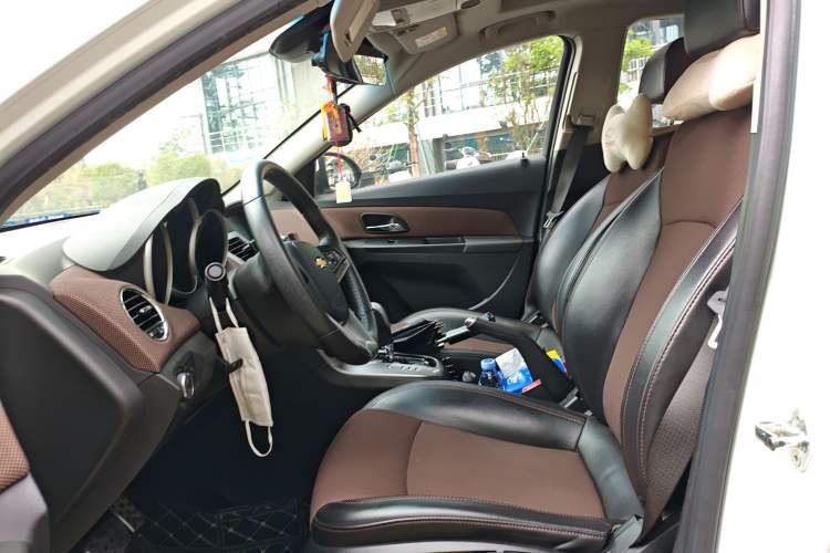 Used Chevrolet Cruze 2013 Hatchback 1.6L Automatic Luxury Model