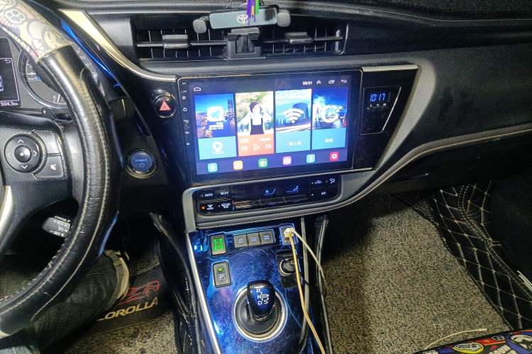 Used Toyota Corolla 2018 Dual-Engine 1.8L E-CVT Smart Edition
