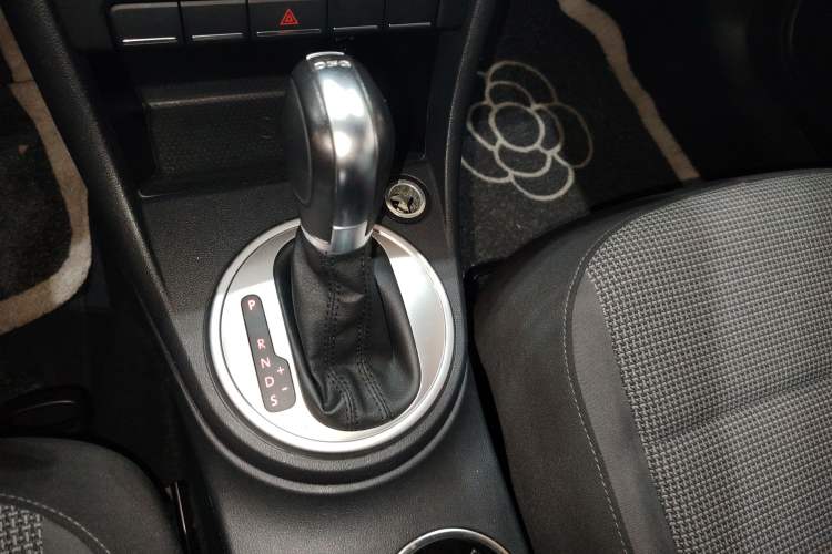 Used Volkswagen Beetle 2014 1.4TSI Fashion Edition Gear Lever