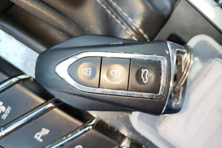 Used Zotye SR9 2017 2.0T Automatic Ultimate Light Edition