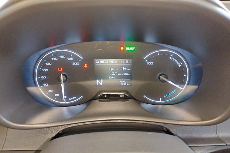 Used Wuling Hongguang New Energy 2024 All-Electric Model 300KM Standard Version Instrument Cluster