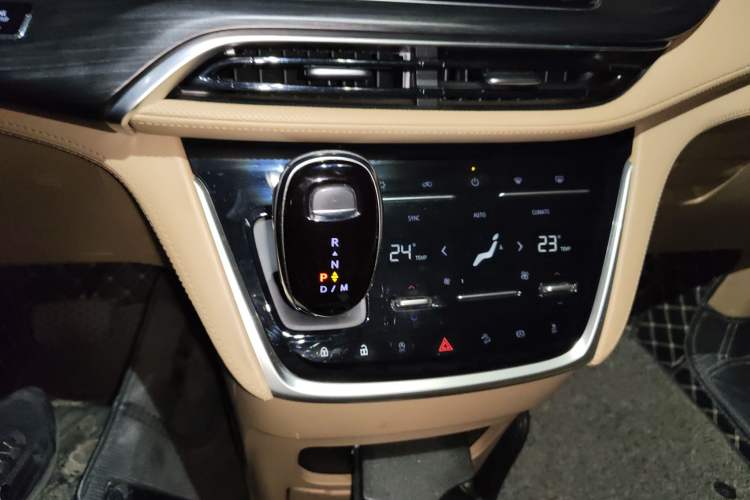 Used Buick GL8 2020 ES Land Cruiser 653T Luxury Model
