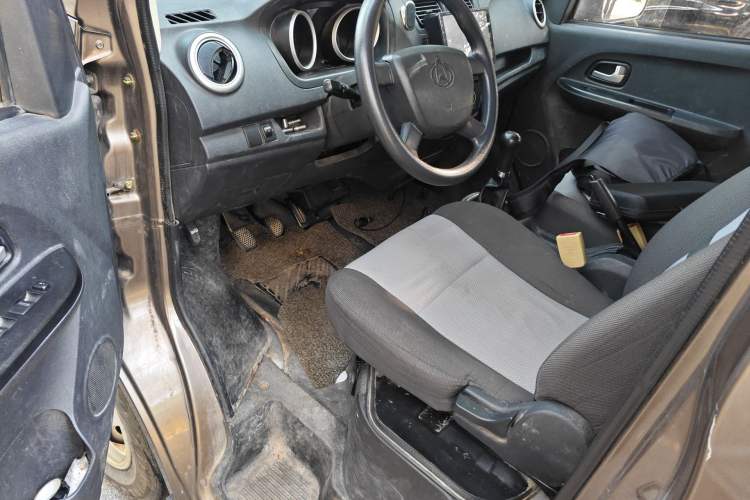 Used CHANGAN KAICHENG Ruixing M60 2019 1.5L Standard Model China V Emission Standards 5/6 Seats 4G15S