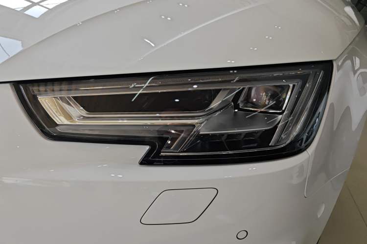 Used Audi A4L 2018 30th Anniversary Edition 40 TFSI Sport Edition