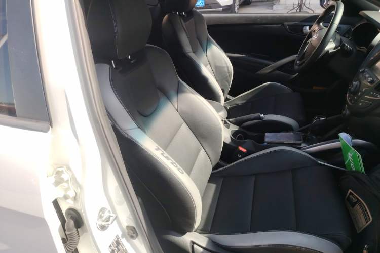 Used Hyundai Veloster 2015 1.6T Automatic Prestige Edition
