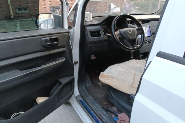 Used Wuling Hongguang PLUS 2020 1.5L Manual Standard Edition 7-Seater
