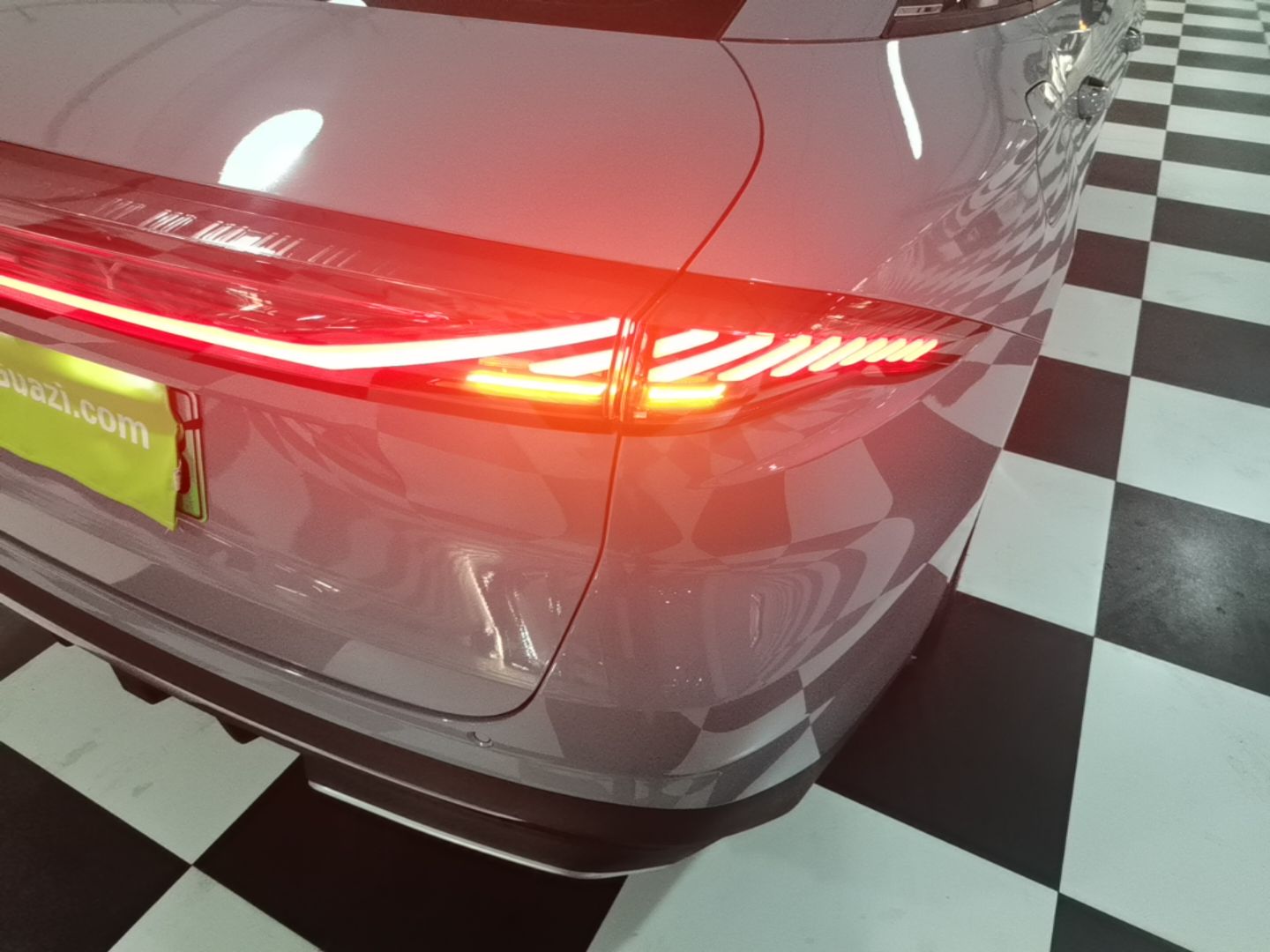 Geely Galaxy L6 2025 EM-i 60km Launch Edition — снимка 9