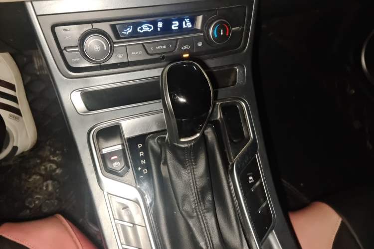 Used Geely Auto Emgrand 2018 1.5L CVT Luxury Model Gear Lever