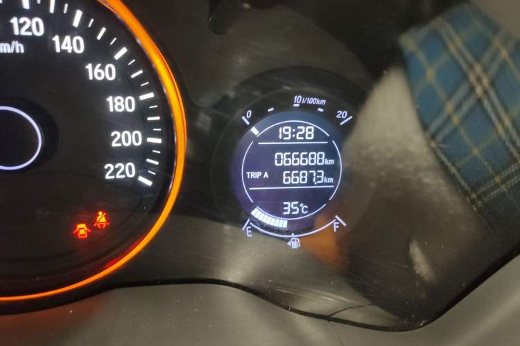 Used Honda Vezel 2017 1.5L CVT 2WD Comfort Model