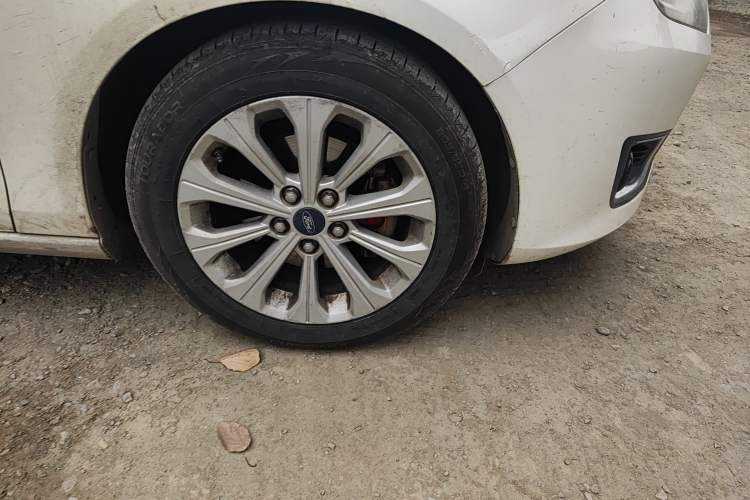 Used Ford Escort 2015 1.5L Manual Fashion Edition