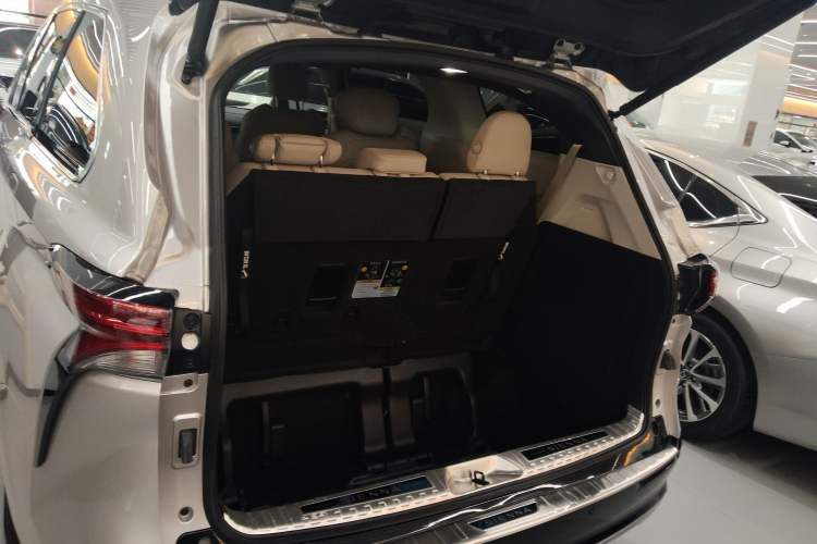 Used Toyota Sienna 2021 2.5L Hybrid Premium Edition
