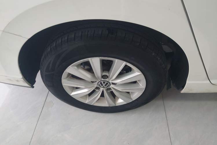 Used Volkswagen Lavida 2023 1.5L Automatic De Yi Edition Right Rear Wheel Hub