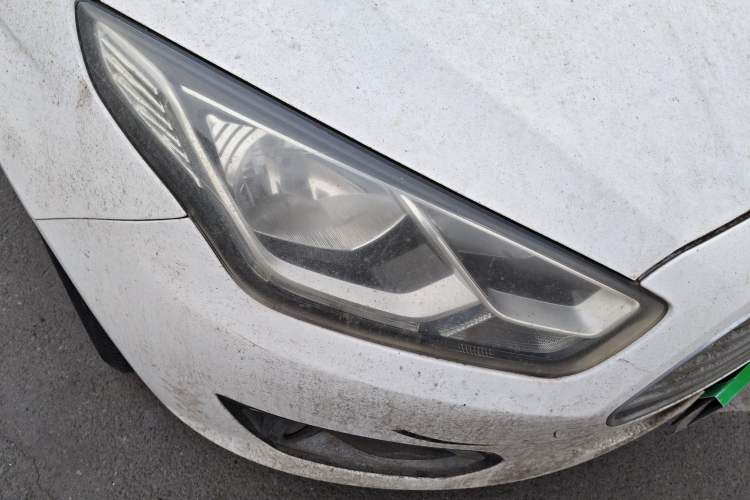 Used Ford Escort 2015 1.5L Automatic Fashion Model
