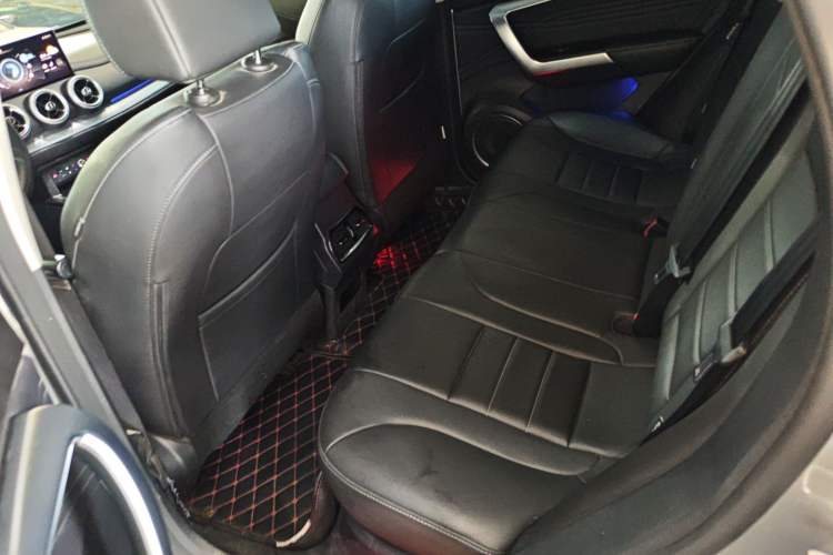 Used Wey VV5 2020 1.5T Two-Wheel Drive Color Pioneer Left Rear Seat