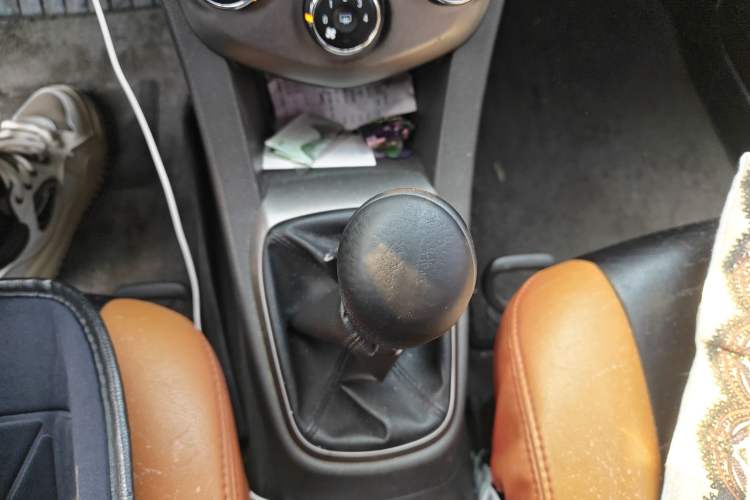 Used Chevrolet Aveo Sonic 2011 Sedan 1.4L MT SL