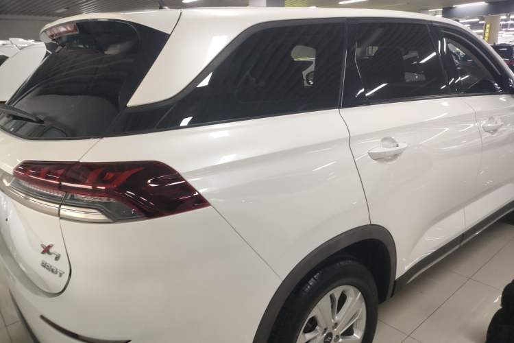 Used CHANGAN OSHAN X7 2020 1.5T Automatic Elite Edition
