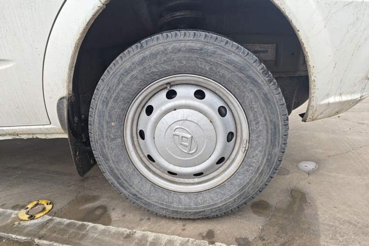 Used SAIC MAXUS Xintu V80 2023 2.0T AMT Classic Aoyuntong Short Wheelbase Mid-Roof 7/8/9-Seater
