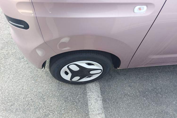 Used Geely Galaxy Panda 2025 210 km – Yuanqi Bear Left Front Wheel Hub