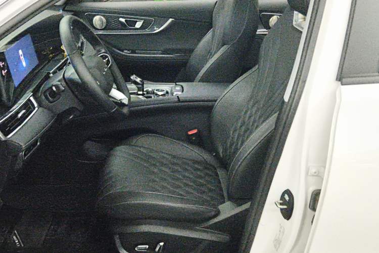 Used Chery Tiggo 7 PLUS 2025 1.6 TGDI AT Prestige Version