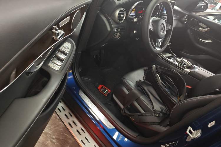 Used Mercedes-Benz GLC 2016 GLC 260 4MATIC Luxury Model
