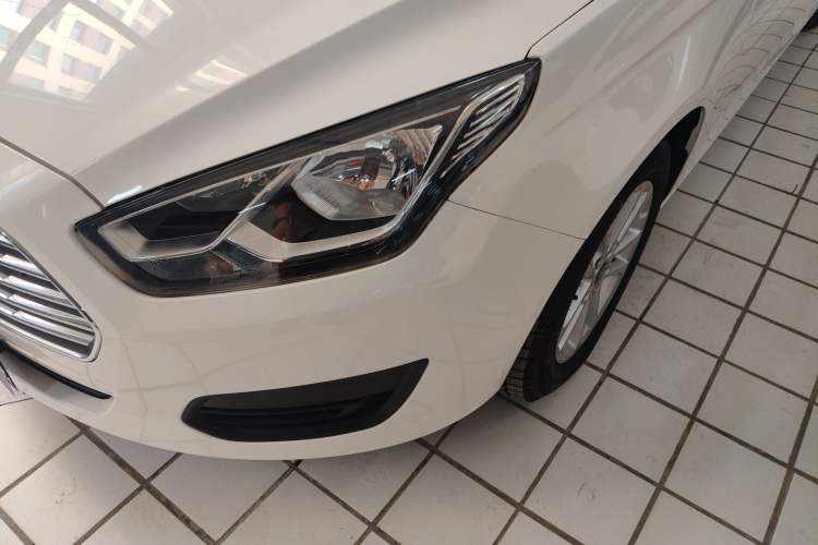 Used Ford Escort 2019 Revised 1.5L Automatic ZhiXiang Version China VI Standard
