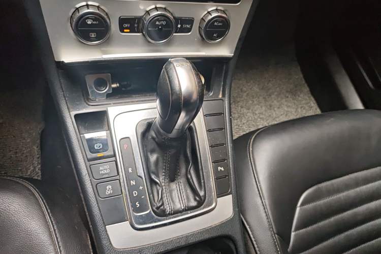 Used Volkswagen Magotan 2012 Revised 1.8TSI Luxury Version