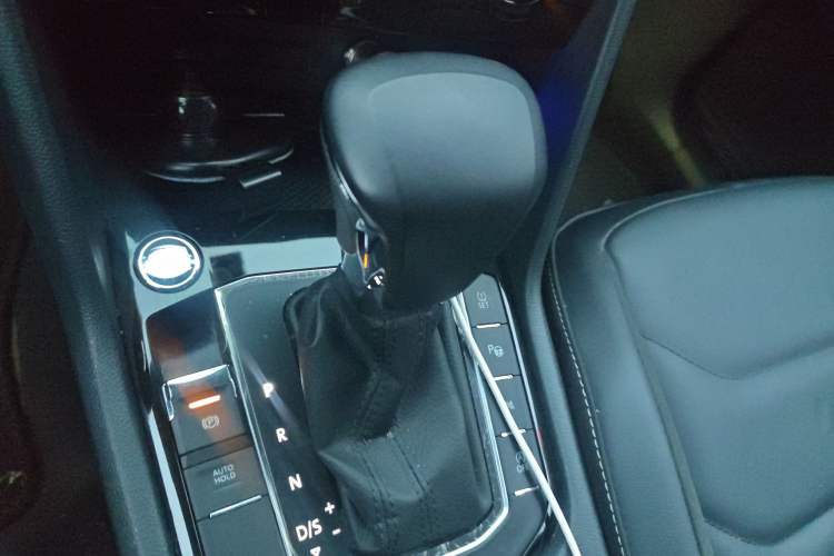 Used Volkswagen Tiguan L 2019 330TSI Automatic Two-Wheel Drive Smart Luxury Version China VI Standard