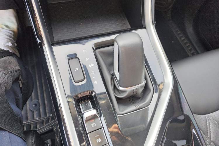 Used Wuling Asta 2022 2.0L DHT Electric-Speed Version