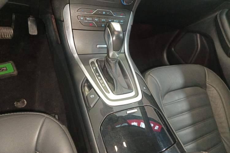 Used Ford Edge 2018 EcoBoost 245 Two-Wheel-Drive Titanium 7-Seater China V Standard