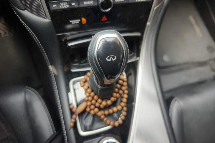 Used Infiniti Q50L 2018 2.0T Enjoyment Version China VI Standard
