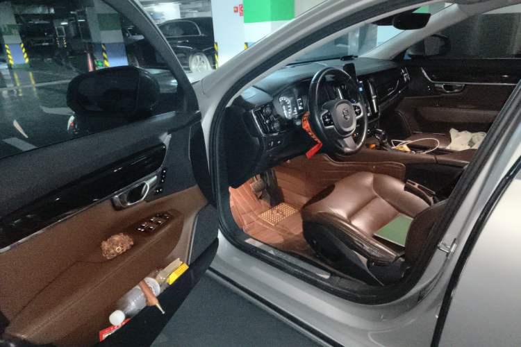 Used Volvo S90 2018 T4 Zhiyuan Edition