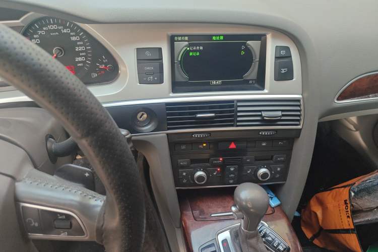 Used Audi A6L 2011 2.4L Comfort Edition Audio And AC Panel